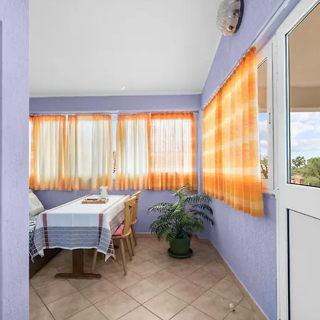 Casa Jelena With Shared Pool Kastelir