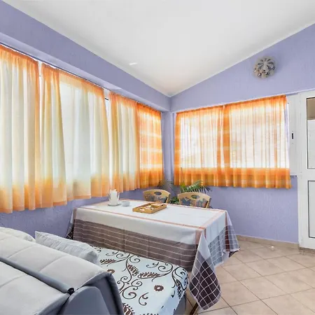 Casa Jelena With Shared Pool Kastelir