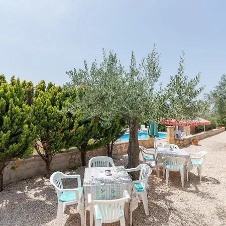 Apartment Casa Jelena With Shared Pool Kastelir