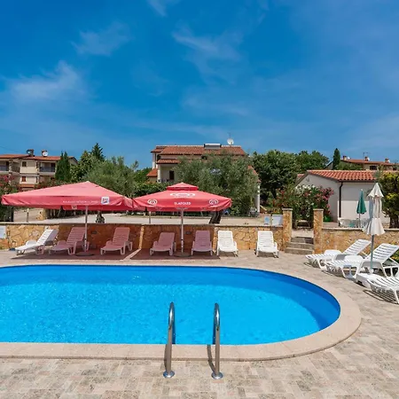 Casa Jelena With Shared Pool * Kastelir