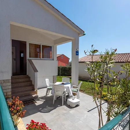 Casa Jelena With Shared Pool Apartment