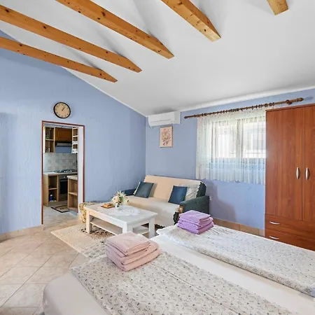 Apartment Casa Jelena With Shared Pool