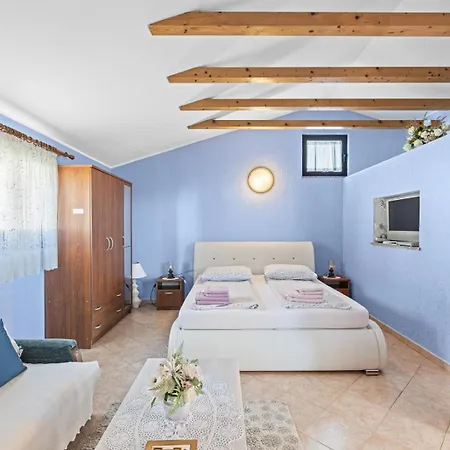 Casa Jelena With Shared Pool Kastelir