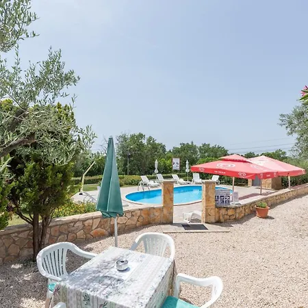 Apartment Casa Jelena With Shared Pool